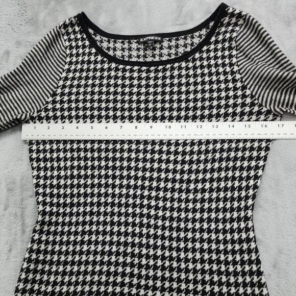 Express Sweater Womens M Black White Houndstooth Striped Sleeves Merino Wool - Picture 7 of 10